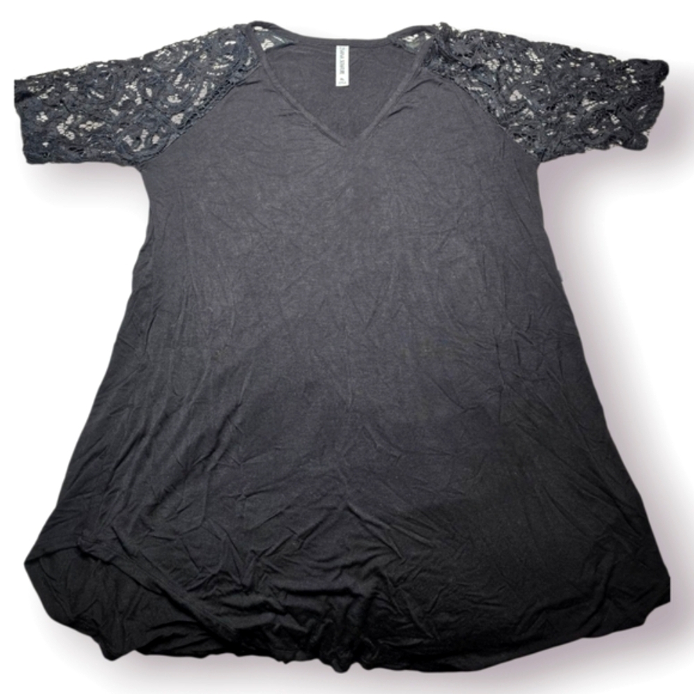 Enana Black Lace Sleeve Top